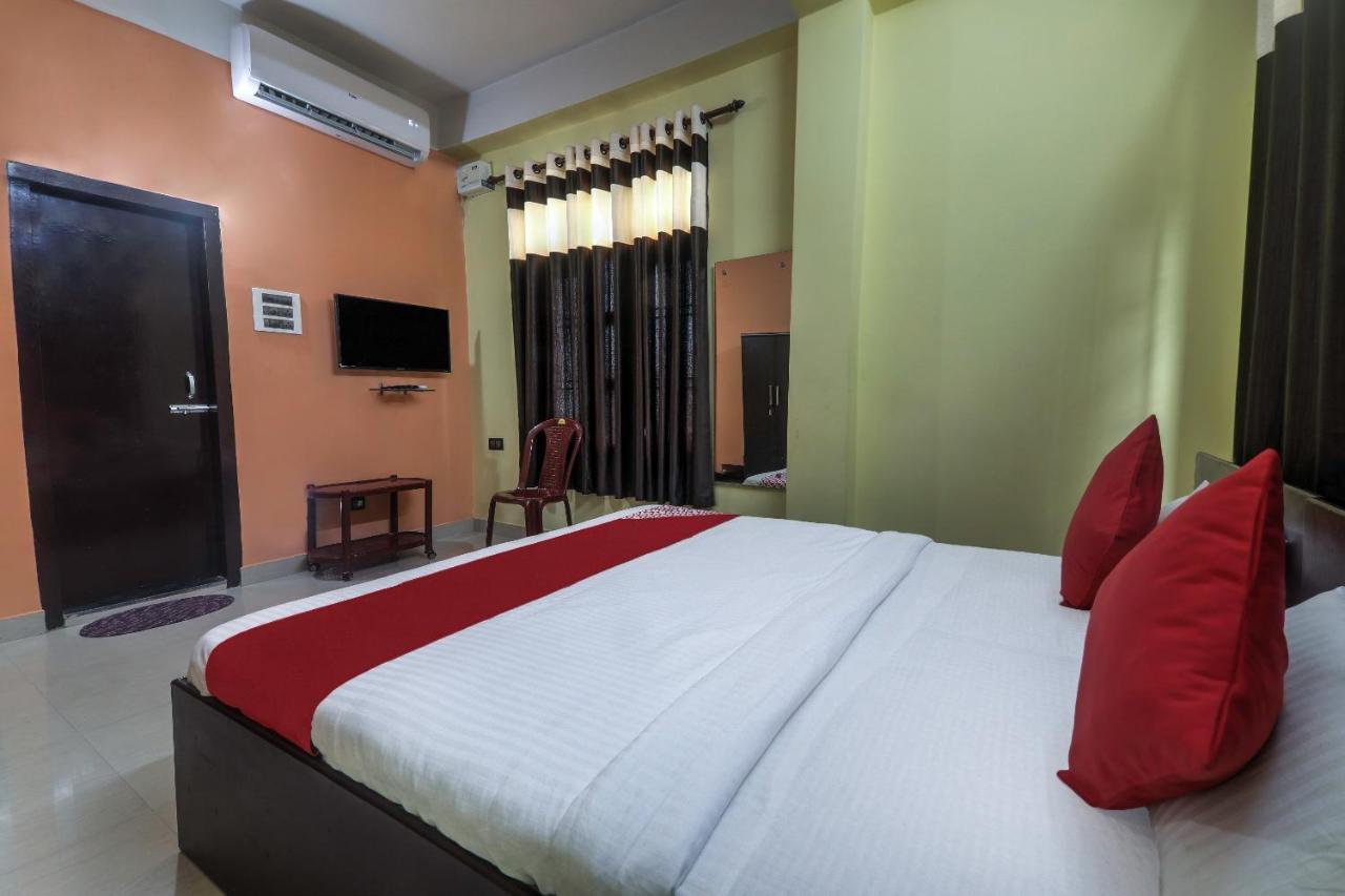 Oyo 13927 Green View Guest House Dispur Bagian luar foto