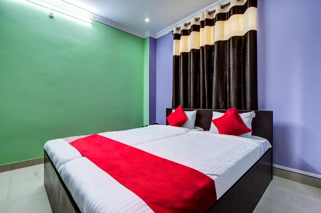 Oyo 13927 Green View Guest House Dispur Bagian luar foto