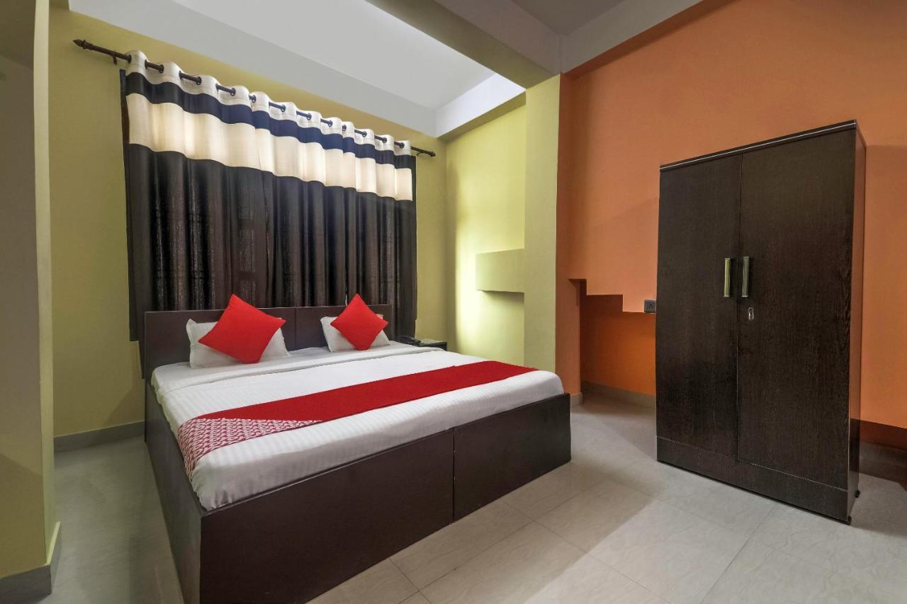 Oyo 13927 Green View Guest House Dispur Bagian luar foto