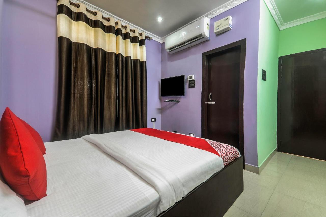 Oyo 13927 Green View Guest House Dispur Bagian luar foto