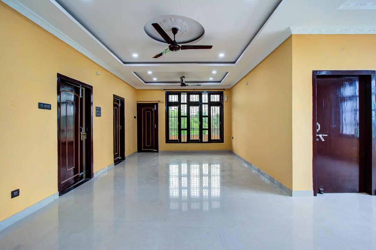 Oyo 13927 Green View Guest House Dispur Bagian luar foto