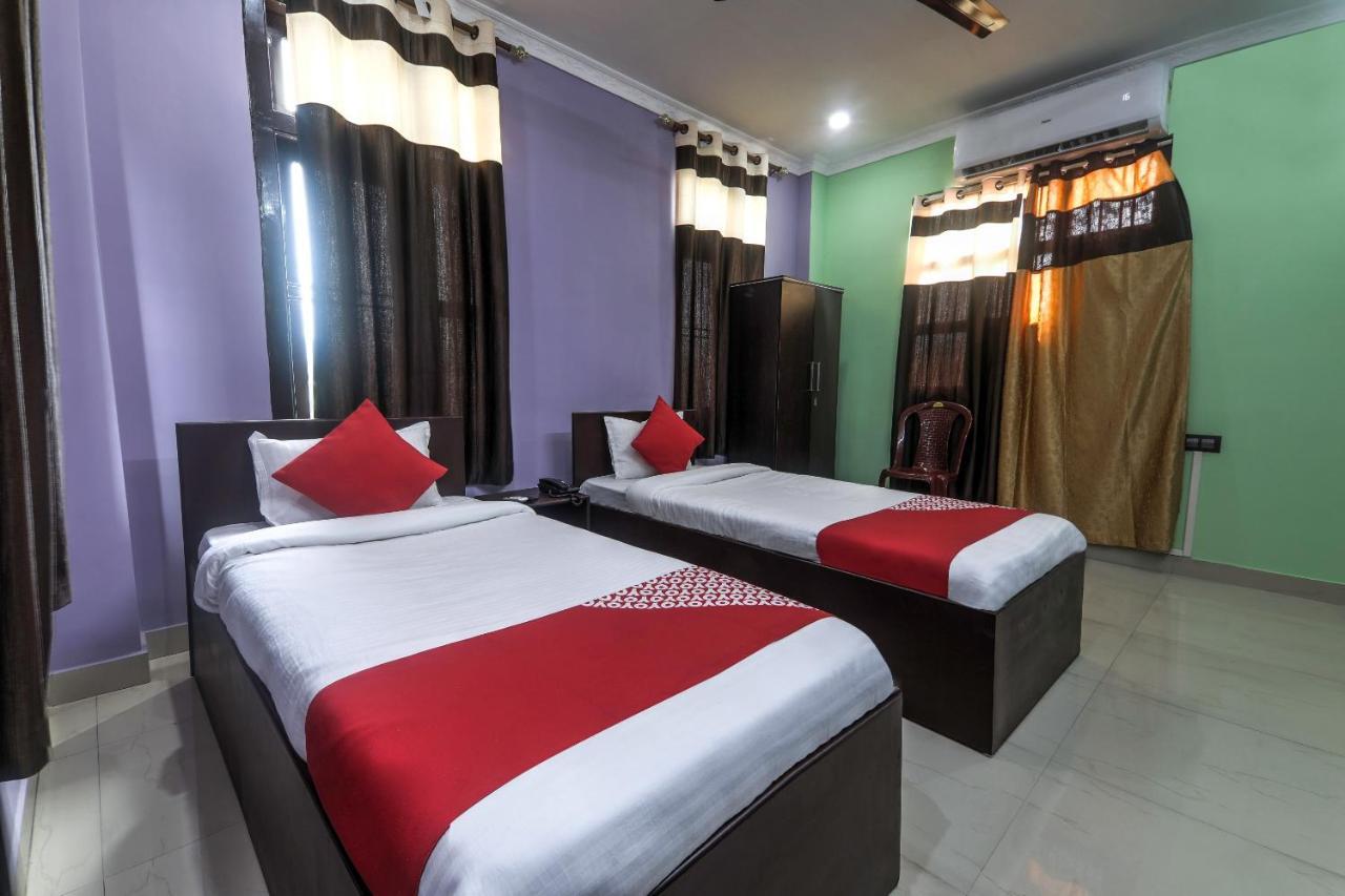 Oyo 13927 Green View Guest House Dispur Bagian luar foto