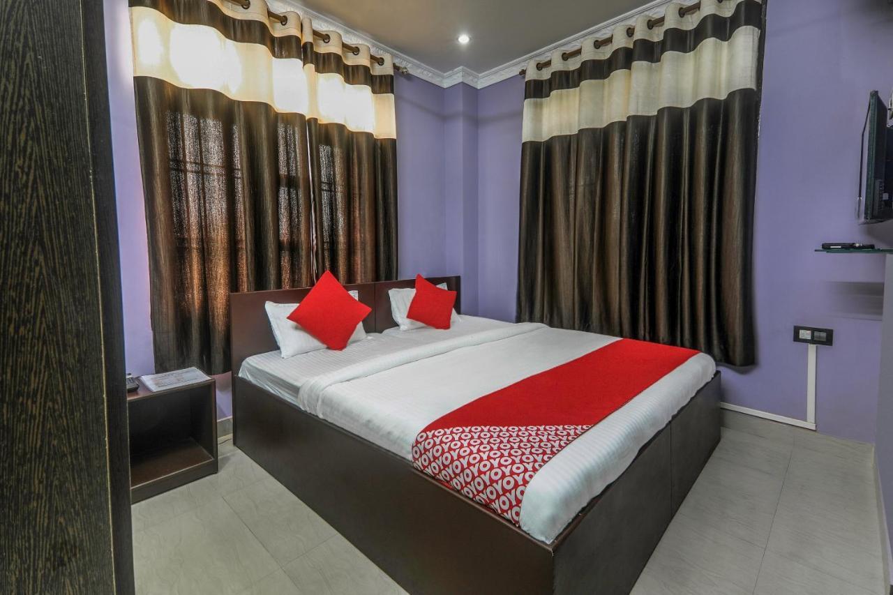 Oyo 13927 Green View Guest House Dispur Bagian luar foto