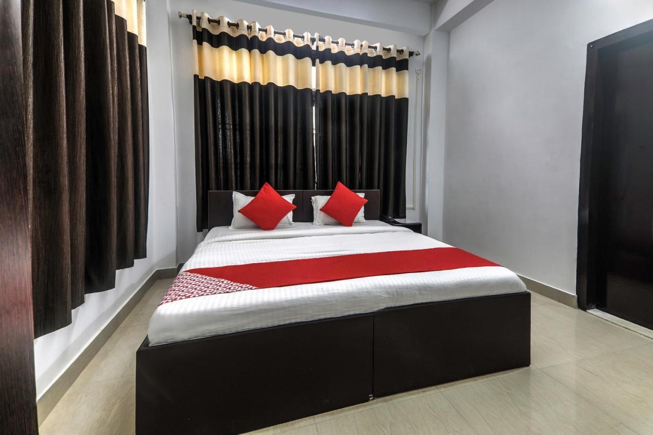 Oyo 13927 Green View Guest House Dispur Bagian luar foto
